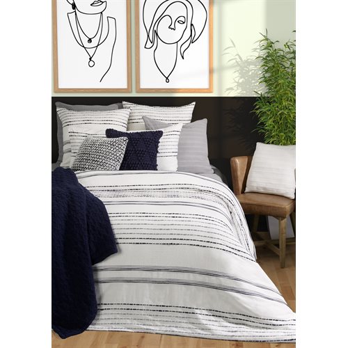 Jeremy white duvet cover with embroidery thread inserts